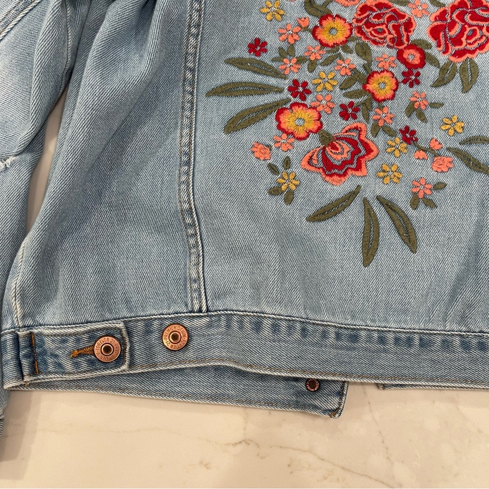 Forever 21 Embroidered Oversized Denim Jacket - Picture 15 of 16